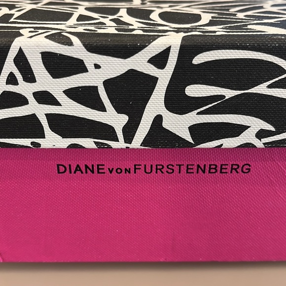 DVF nude patent heels. Size 8.5M. Like new. Worn twice. - Picture 6 of 6